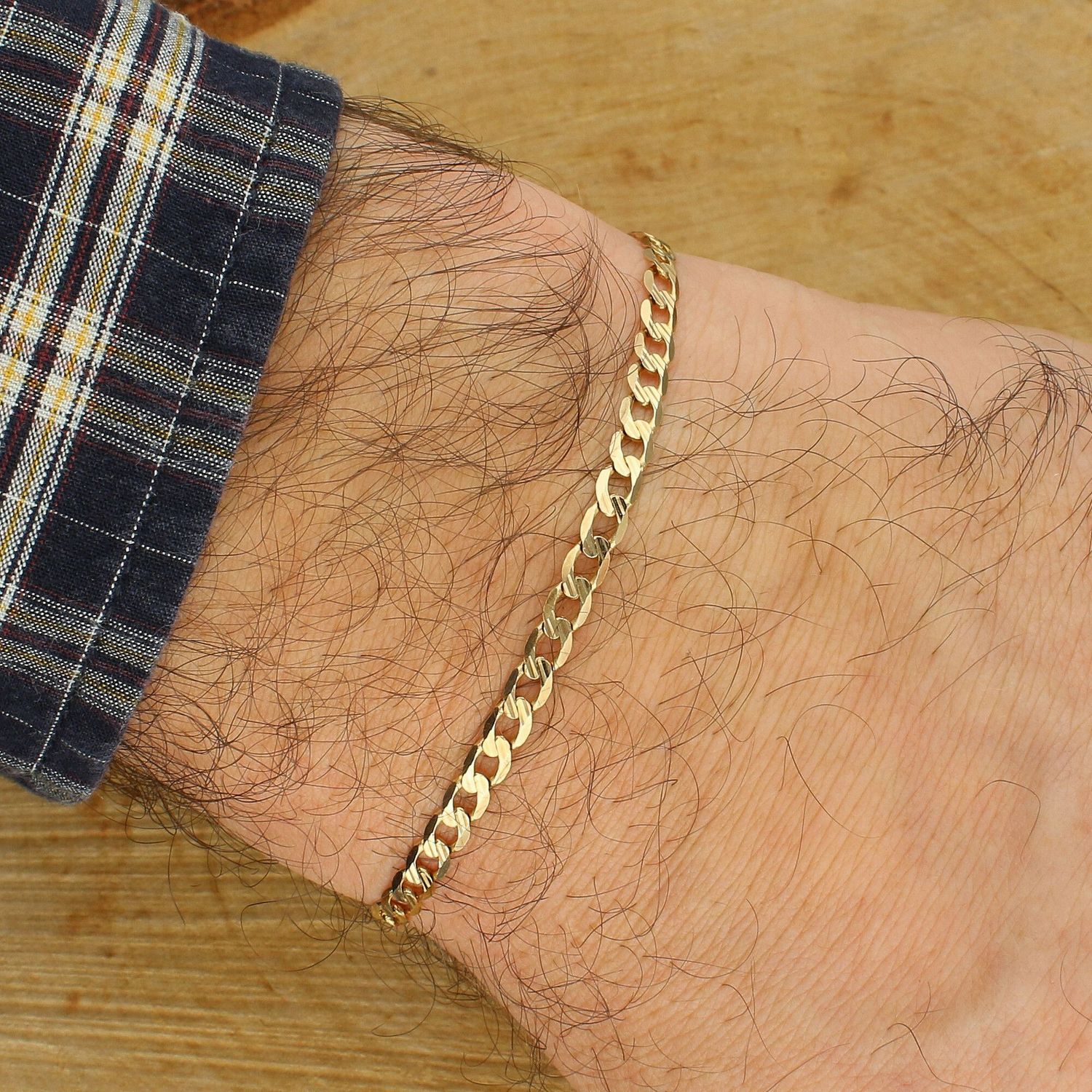 Złota bransoletka damska 585 pancerka z grawerowaniem 4 mm DIA-BRA-1129-100PAVE-585 4mm. Złote Bransoletki Damskie w Sklepie z Biżuterią zegarki-diament.pl to idealny pomysł na prezent dla kobiety jak i mężczyzny..jpg